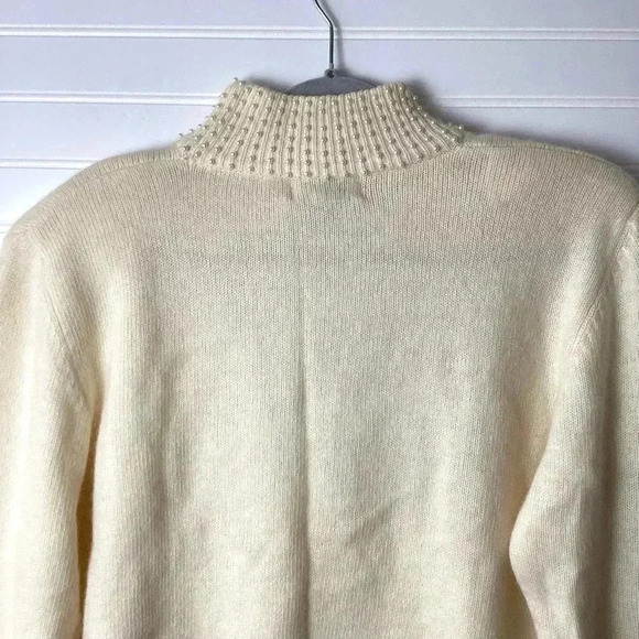 Hastings & Smith  NWT Cream Lambswool & Angora Blend Sweater soft size medium - Picture 7 of 10
